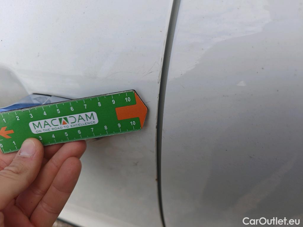  KIA  Niro KIA  / 2019 / 5P / crossover 1.6 GDi HEV 104kW (141CV) Drive #17