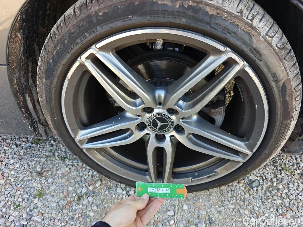  Mercedes  E-Klasse MERCEDES-BENZ Clase E / 2016 / 2P / coupé Coupé E 220 d #3