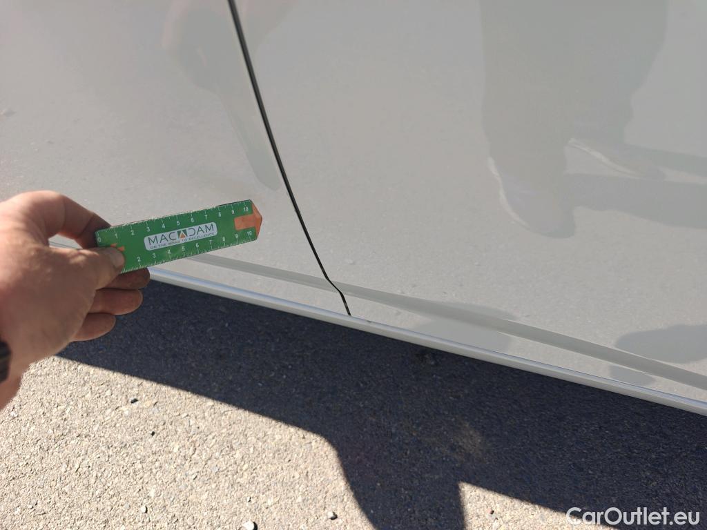  Nissan  Micra NISSAN  / 2017 / 5P / berlina con portón IG-T 74 kW (100 CV) E6D CVT N-Connecta #7