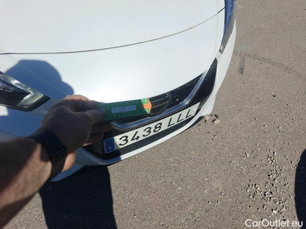  Nissan  Micra NISSAN  / 2017 / 5P / berlina con portón IG-T 74 kW (100 CV) E6D CVT N-Connecta #3