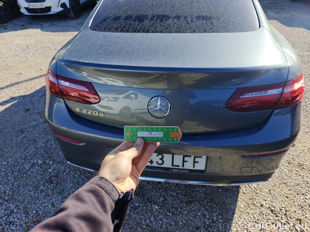  Mercedes  E-Klasse MERCEDES-BENZ Clase E / 2016 / 2P / coupé Coupé E 220 d #37