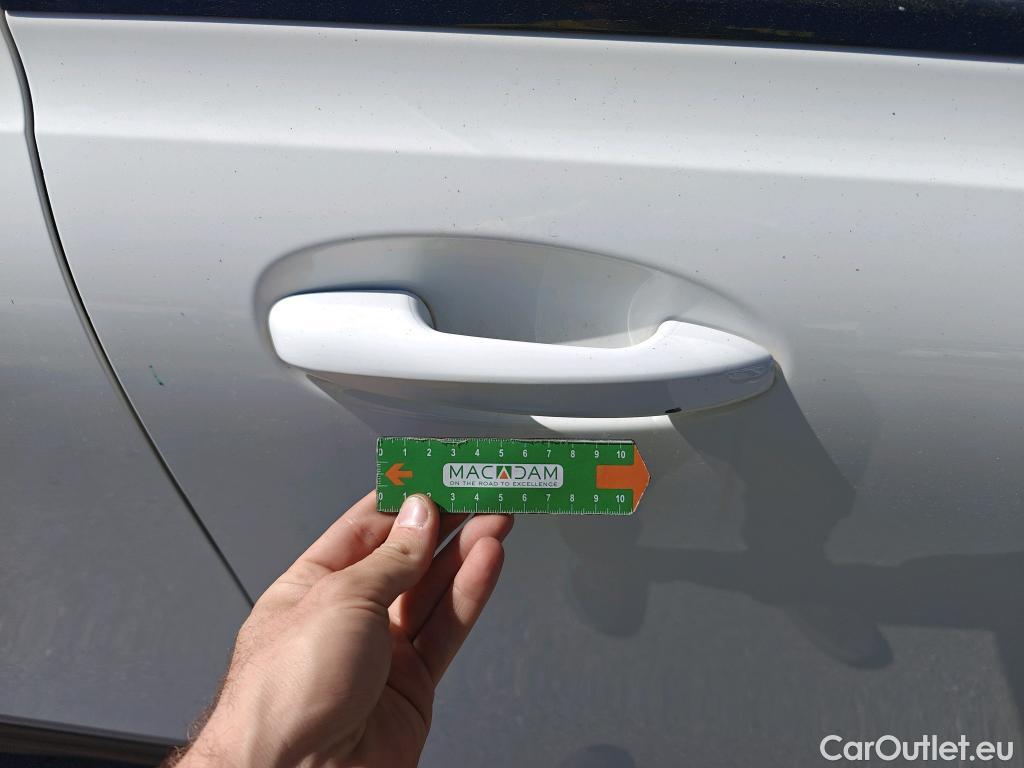  Mercedes  GLB MERCEDES-BENZ  / 2019 / 5P / todoterreno 2.0  200 D DCT 110KW (150CV) #50