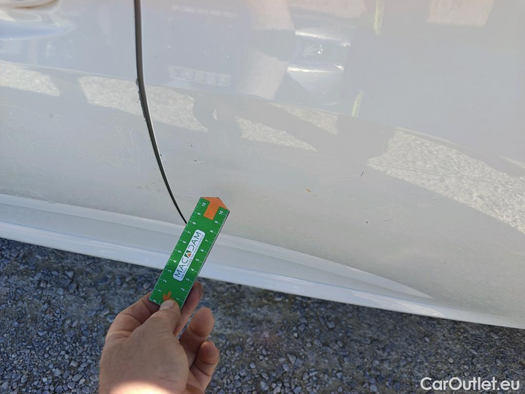  Peugeot  208 PEUGEOT e- / 2019 / 5P / berlina con portón Eléctrico Active #25