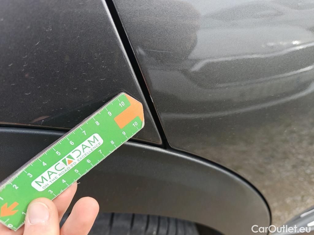  Peugeot  3008 PEUGEOT  Hybrid / 2020 / 5P / todoterreno 225 e-EAT8 Allure (AC2) #39