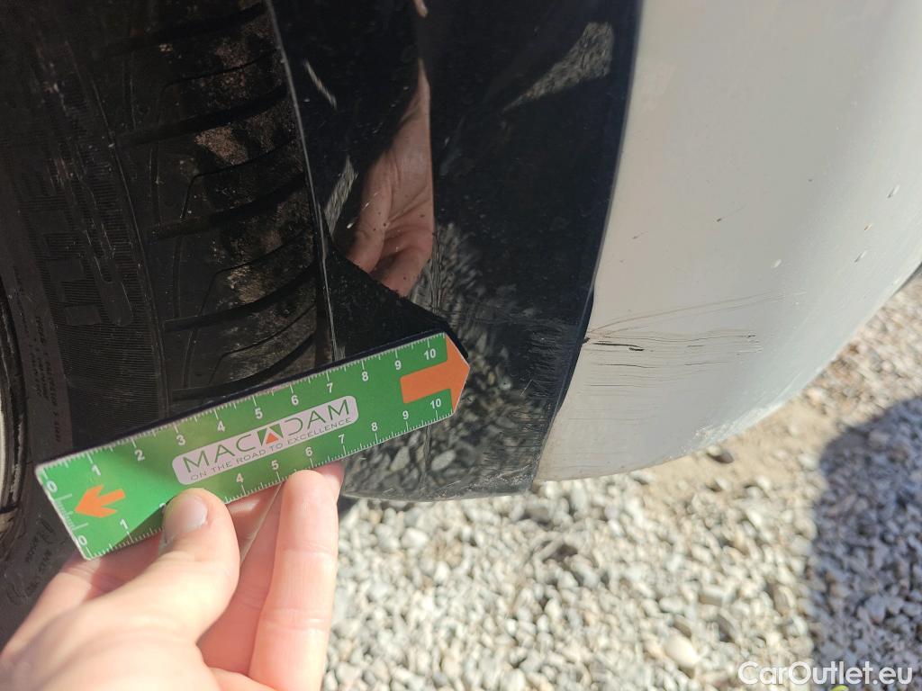  Peugeot  208 PEUGEOT e- / 2019 / 5P / berlina con portón Eléctrico Active #28