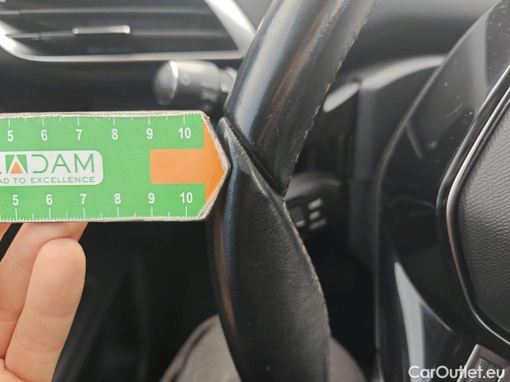  Peugeot  3008 PEUGEOT  Hybrid / 2020 / 5P / todoterreno 225 e-EAT8 Allure (AC2) #18