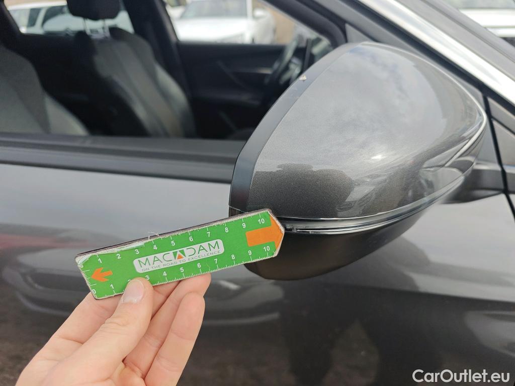  Peugeot  3008 PEUGEOT  Hybrid / 2020 / 5P / todoterreno 225 e-EAT8 Allure (AC2) #44