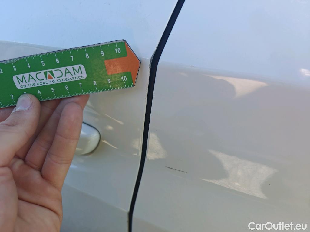  Peugeot  208 PEUGEOT e- / 2019 / 5P / berlina con portón Eléctrico Active #8