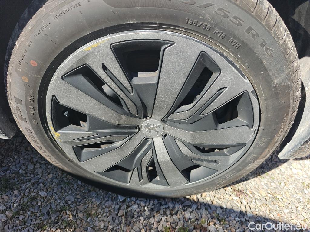  Peugeot  208 PEUGEOT e- / 2019 / 5P / berlina con portón Eléctrico Active #24