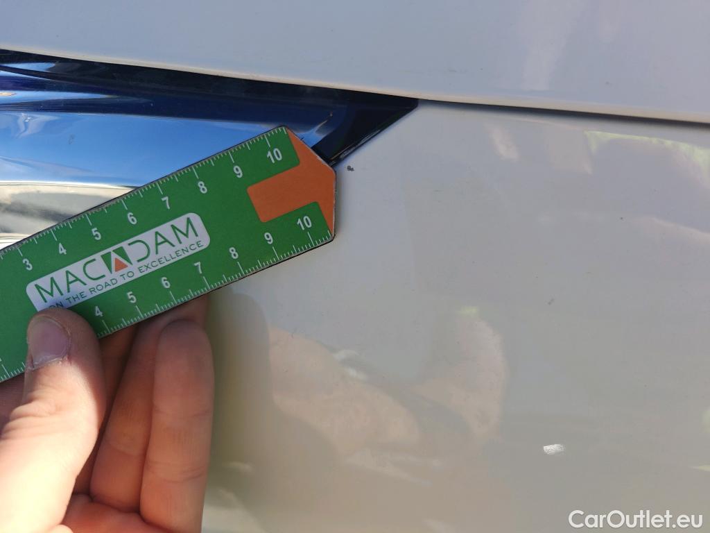  Peugeot  208 PEUGEOT e- / 2019 / 5P / berlina con portón Eléctrico Active #43