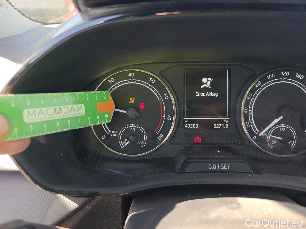  Skoda  Fabia SKODA  / 2021 / 5P / berlina con portón 1.0 TSI 70kW (95CV) Ambition (AC2) #47