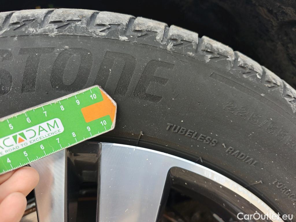  Peugeot  3008 PEUGEOT  Hybrid / 2020 / 5P / todoterreno 225 e-EAT8 Allure (AC2) #50