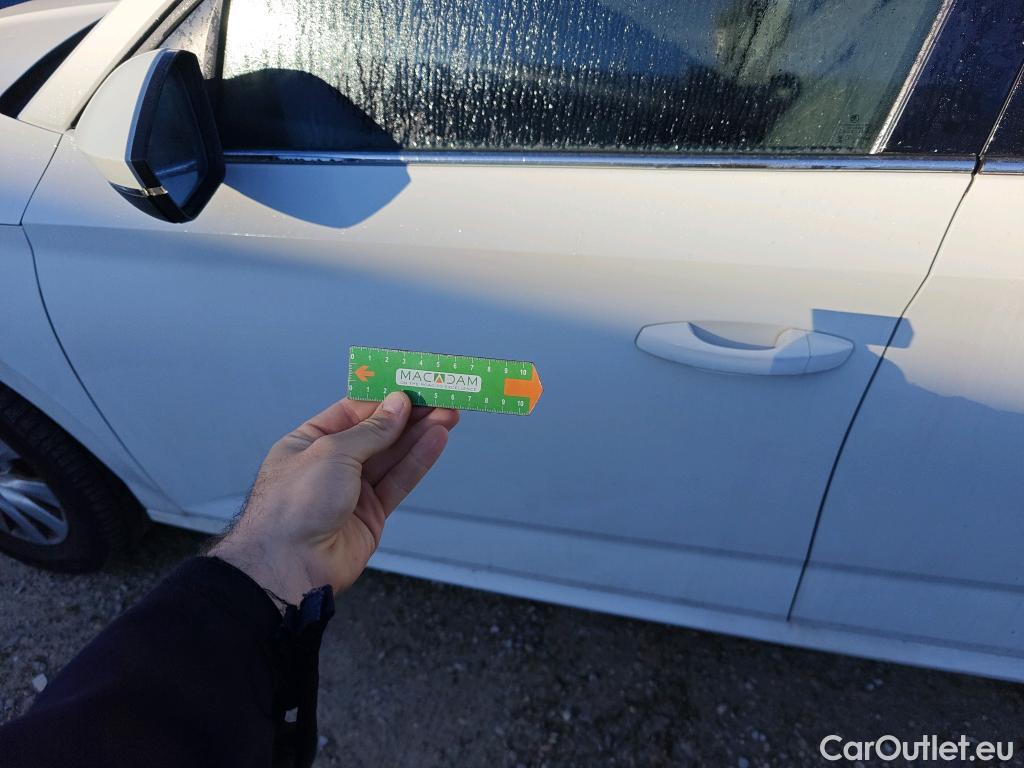  Skoda  KAMIQ SKODA  1.0 TSI 81kW (110CV) DSG Ambition #9