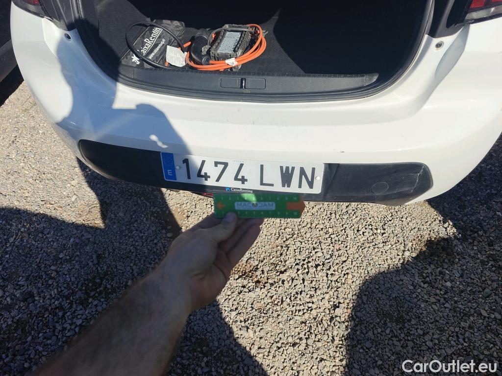  Peugeot  208 PEUGEOT e- / 2019 / 5P / berlina con portón Eléctrico Active #10