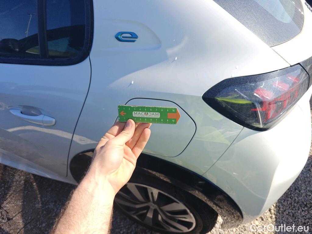  Peugeot  208 PEUGEOT e- / 2019 / 5P / berlina con portón Eléctrico Active #3