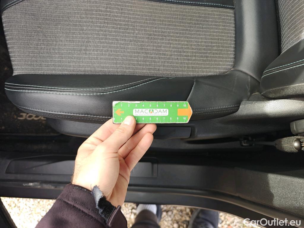  Peugeot  3008 PEUGEOT  Hybrid / 2020 / 5P / todoterreno 225 e-EAT8 Allure (AC2) #8