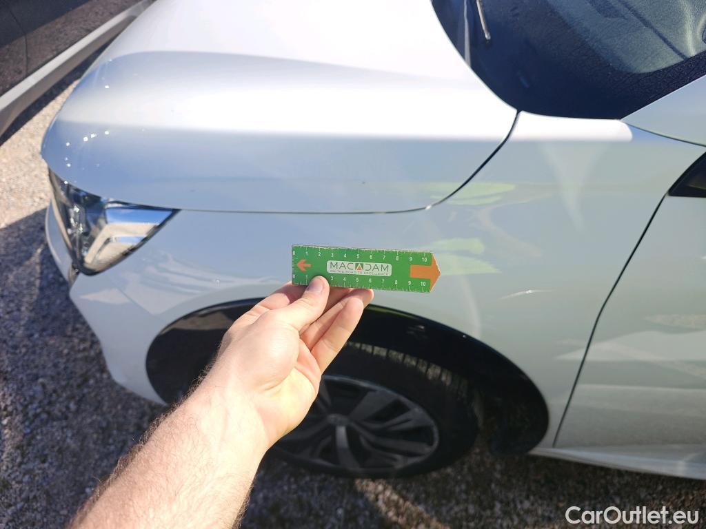  Peugeot  208 PEUGEOT e- / 2019 / 5P / berlina con portón Eléctrico Active #42