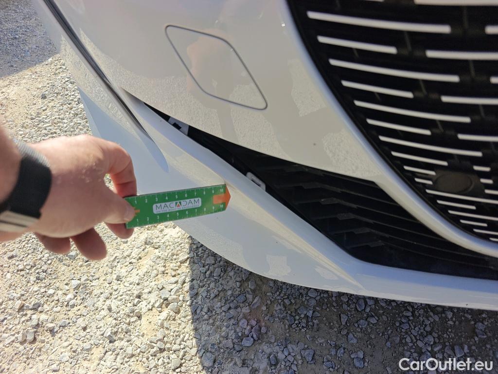  Peugeot  208 PEUGEOT e- / 2019 / 5P / berlina con portón Eléctrico Active #41