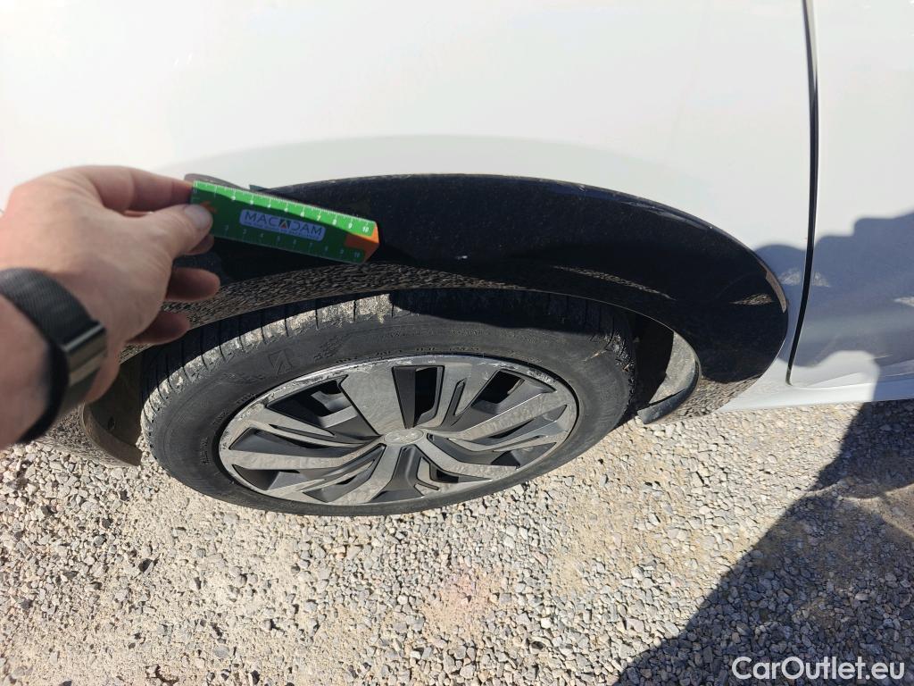  Peugeot  208 PEUGEOT e- / 2019 / 5P / berlina con portón Eléctrico Active #50