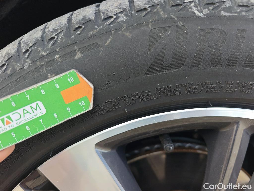  Peugeot  3008 PEUGEOT  Hybrid / 2020 / 5P / todoterreno 225 e-EAT8 Allure (AC2) #51