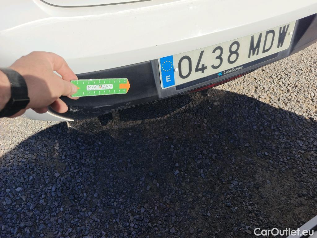  Peugeot  208 PEUGEOT e- / 2019 / 5P / berlina con portón Eléctrico Active #28