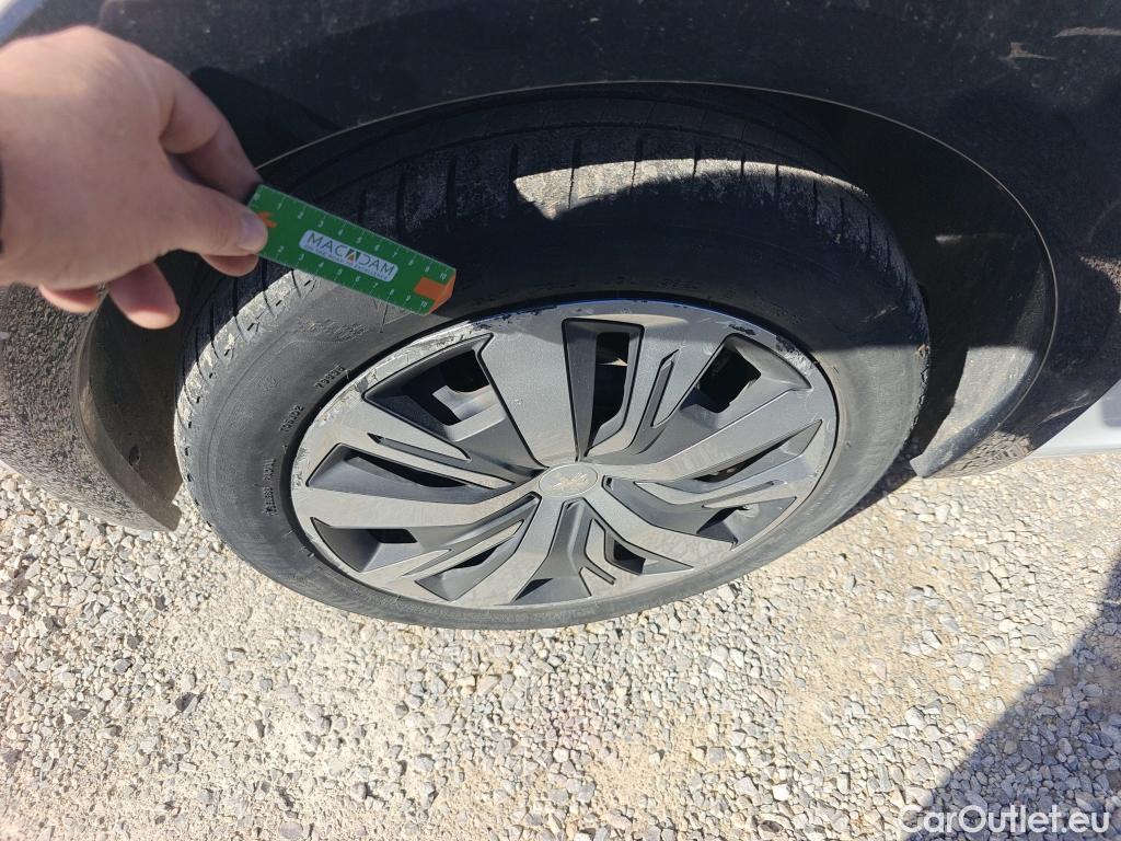  Peugeot  208 PEUGEOT e- / 2019 / 5P / berlina con portón Eléctrico Active #31