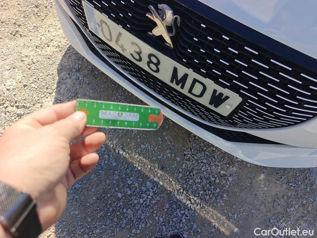  Peugeot  208 PEUGEOT e- / 2019 / 5P / berlina con portón Eléctrico Active #40