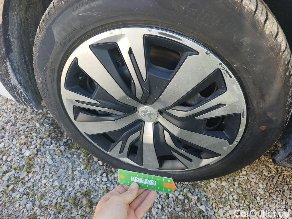  Peugeot  208 PEUGEOT e- / 2019 / 5P / berlina con portón Eléctrico Active #22