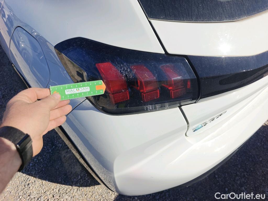  Peugeot  208 PEUGEOT e- / 2019 / 5P / berlina con portón Eléctrico Active #1