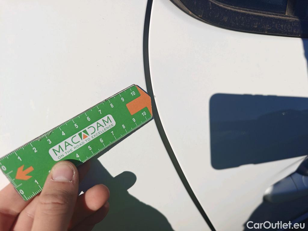  Peugeot  208 PEUGEOT e- / 2019 / 5P / berlina con portón Eléctrico Active #39