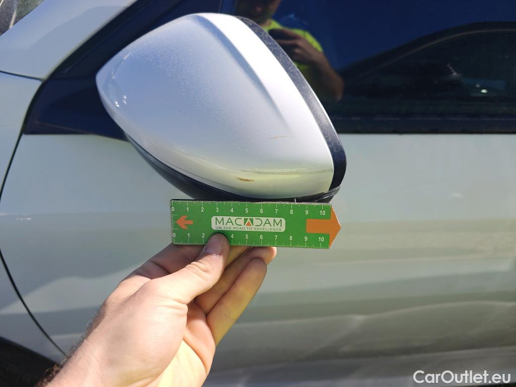  Peugeot  208 PEUGEOT e- / 2019 / 5P / berlina con portón Eléctrico Active #40