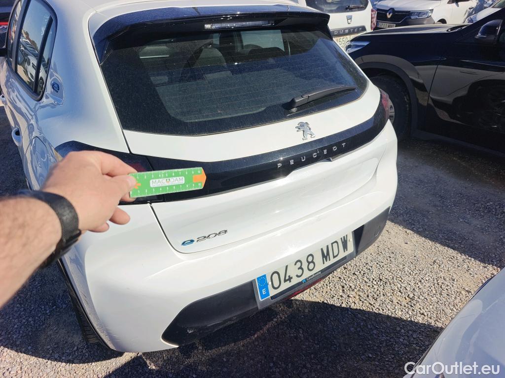  Peugeot  208 PEUGEOT e- / 2019 / 5P / berlina con portón Eléctrico Active #4