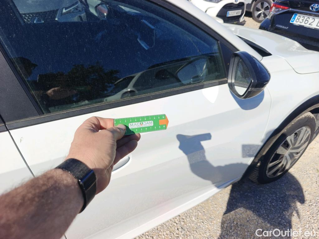  Peugeot  208 PEUGEOT e- / 2019 / 5P / berlina con portón Eléctrico Active #11