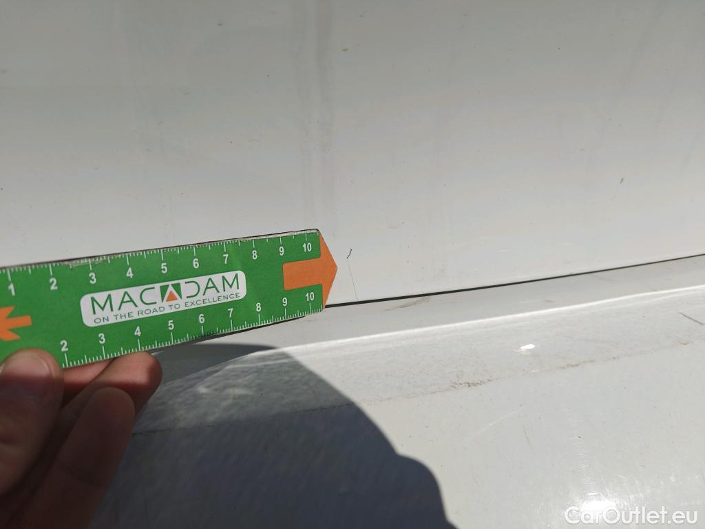  Peugeot  208 PEUGEOT e- / 2019 / 5P / berlina con portón Eléctrico Active #34