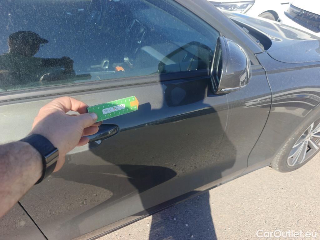  Volvo  V60 VOLVO  / 2018 / 5P / familiar 2.0 B4 (D) Momentum Auto #15