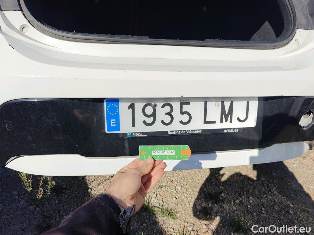  Toyota  Corolla TOYOTA  / 2019 / 5P / berlina con portón 1.8 125H BUSINESS PLUS E-CVT #67