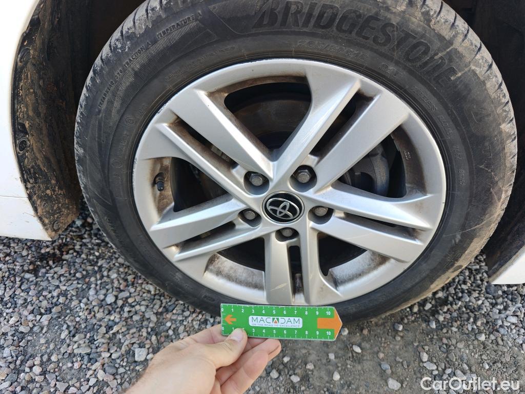  Toyota  Corolla TOYOTA  1.8 125H ACTIVE TECH E-CVT #39