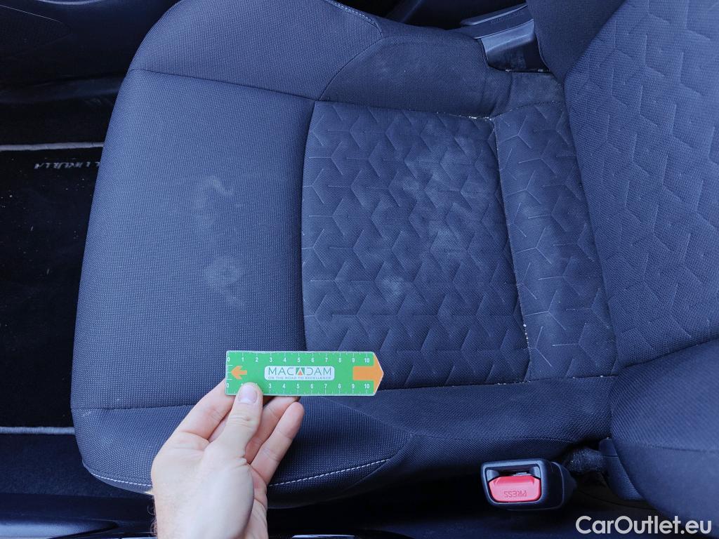  Toyota  Corolla TOYOTA  / 2019 / 5P / berlina con portón 1.8 125H BUSINESS PLUS E-CVT #20