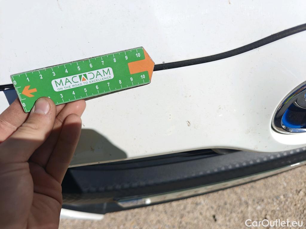  Toyota  Yaris TOYOTA  / 2020 / 5P / berlina con portón 1.5 120H Business Plus #26