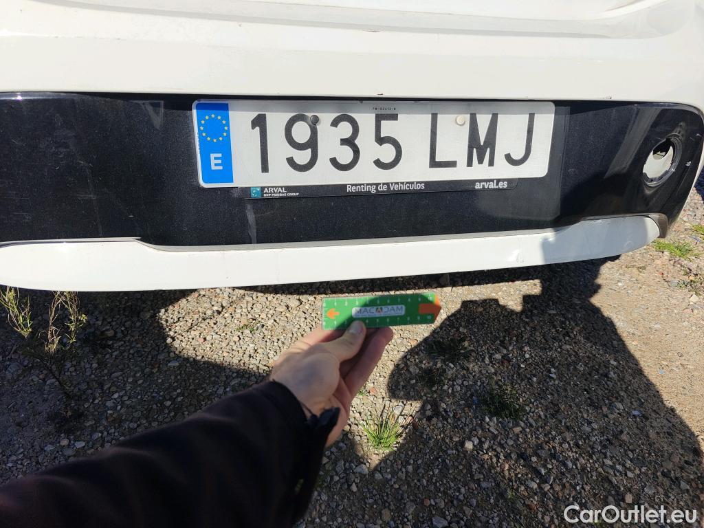  Toyota  Corolla TOYOTA  / 2019 / 5P / berlina con portón 1.8 125H BUSINESS PLUS E-CVT #64