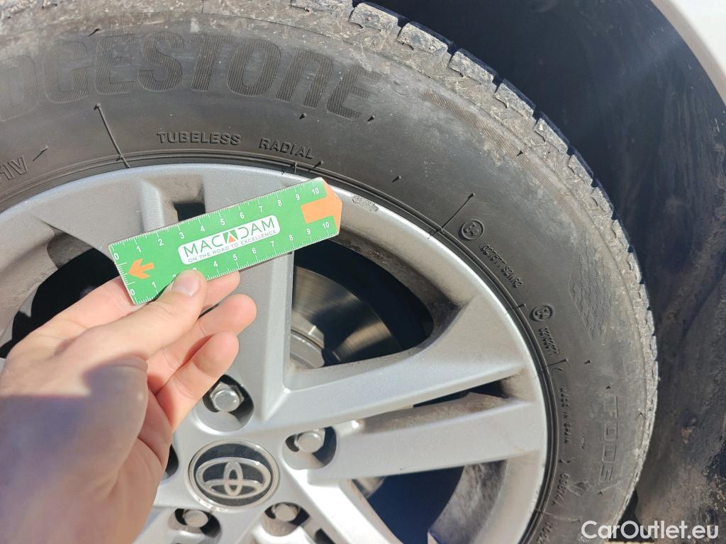  Toyota  Corolla TOYOTA  / 2019 / 5P / berlina con portón 1.8 125H BUSINESS PLUS E-CVT #25