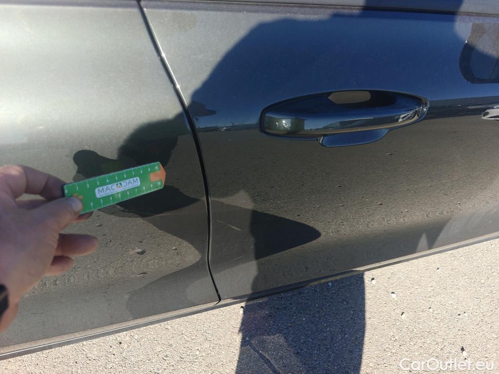  Volvo  V60 VOLVO  / 2018 / 5P / familiar 2.0 B4 (D) Momentum Auto #16