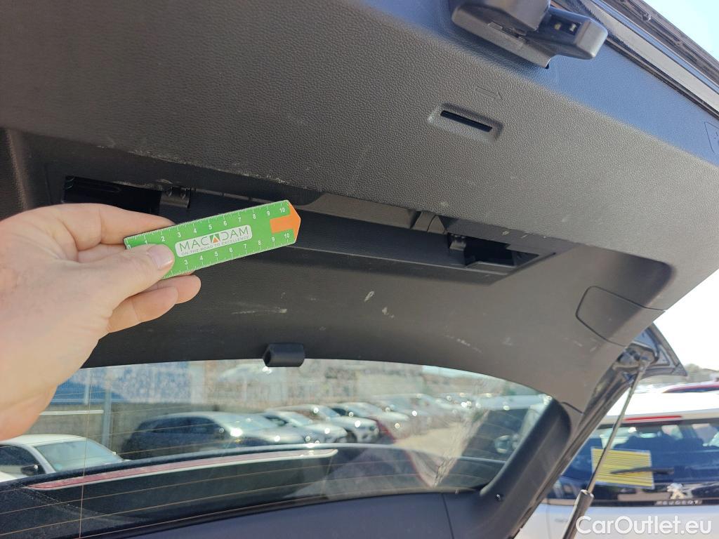  Volkswagen  Golf  VOLKSWAGEN / 2020 / 5P / berlina con portón Life 1.0 eTSI 81kW (110CV) DSG #8