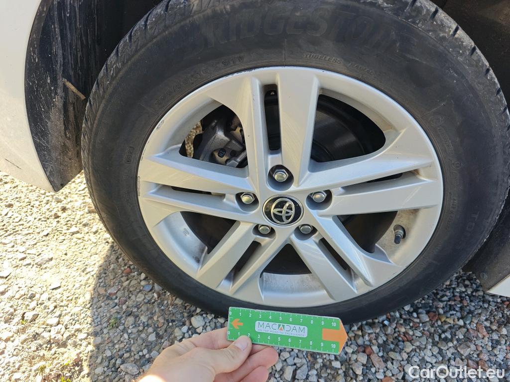  Toyota  Corolla TOYOTA  / 2019 / 5P / berlina con portón 1.8 125H BUSINESS PLUS E-CVT #50