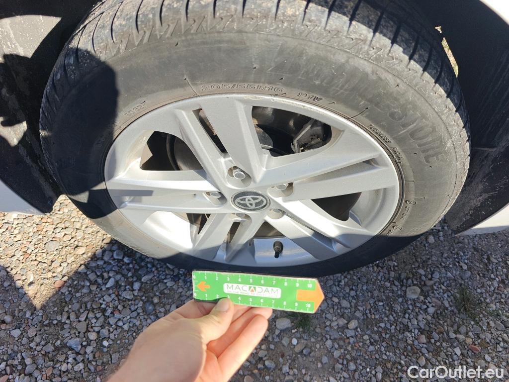  Toyota  Corolla TOYOTA  / 2019 / 5P / berlina con portón 1.8 125H BUSINESS PLUS E-CVT #29