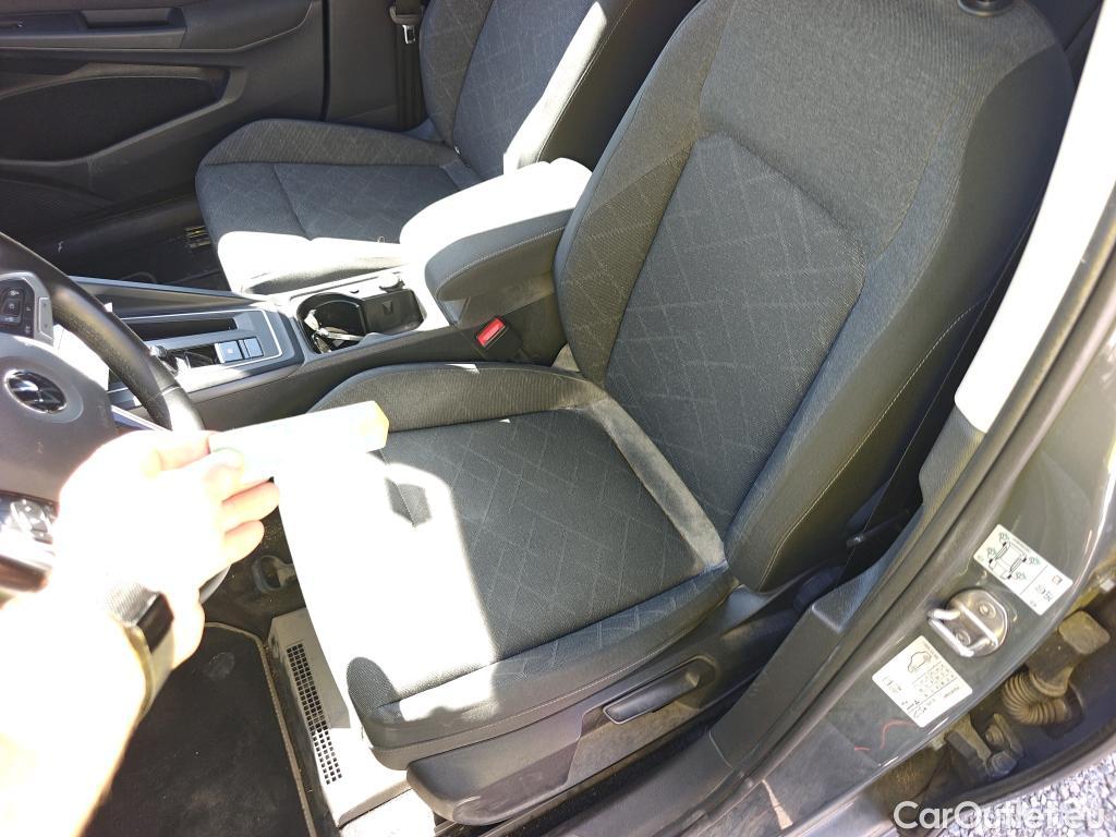  Volkswagen  Golf  VOLKSWAGEN / 2020 / 5P / familiar Life 1.0 eTSI 81kW (110CV) DSG Variant #15