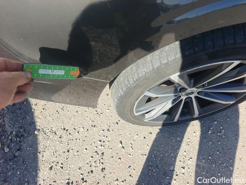  Volvo  V60 VOLVO  / 2018 / 5P / familiar 2.0 B4 (D) Momentum Auto #29