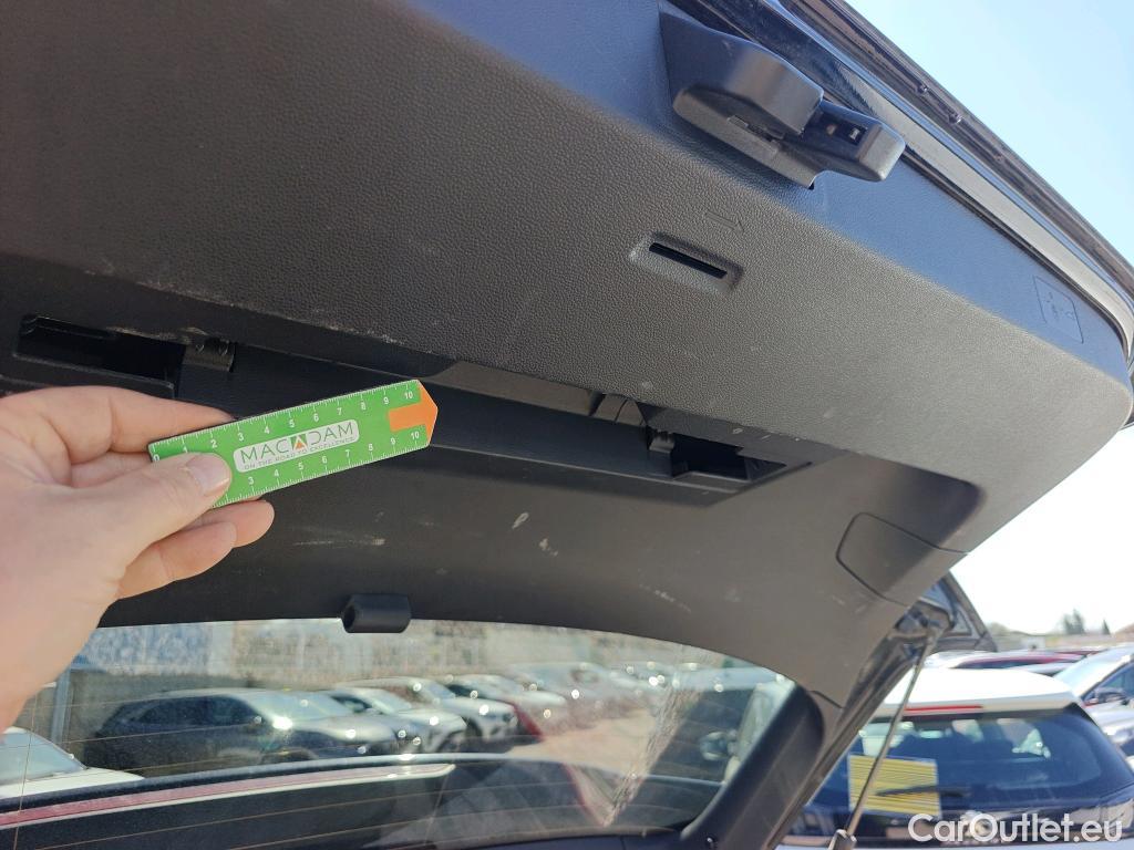  Volkswagen  Golf  VOLKSWAGEN / 2020 / 5P / berlina con portón Life 1.0 eTSI 81kW (110CV) DSG #7