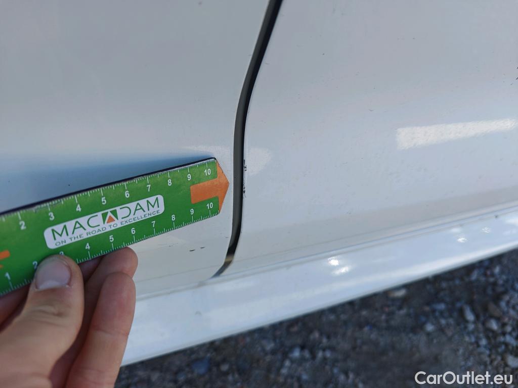  Toyota  Corolla TOYOTA  / 2019 / 5P / berlina con portón 1.8 125H BUSINESS PLUS E-CVT #57