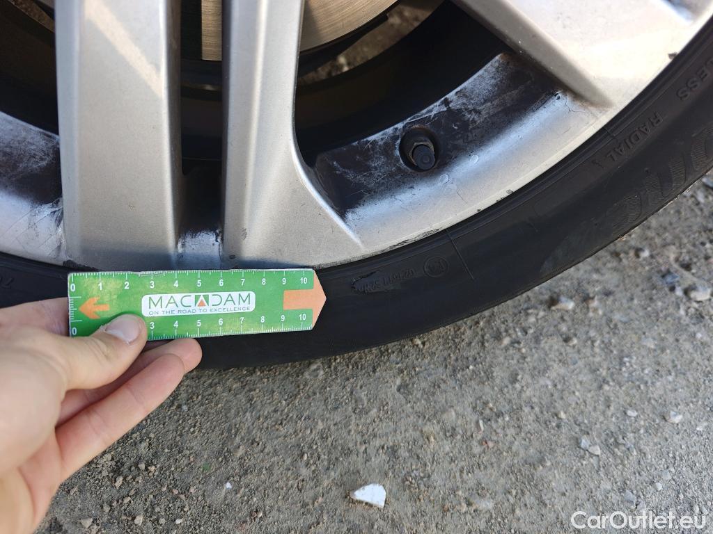  Toyota  Corolla TOYOTA  / 2019 / 5P / berlina con portón 1.8 125H BUSINESS PLUS E-CVT #33